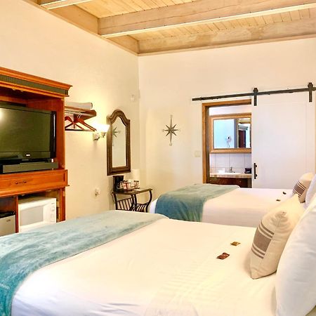Breakers Boutique Inn Уэстпорт Экстерьер фото