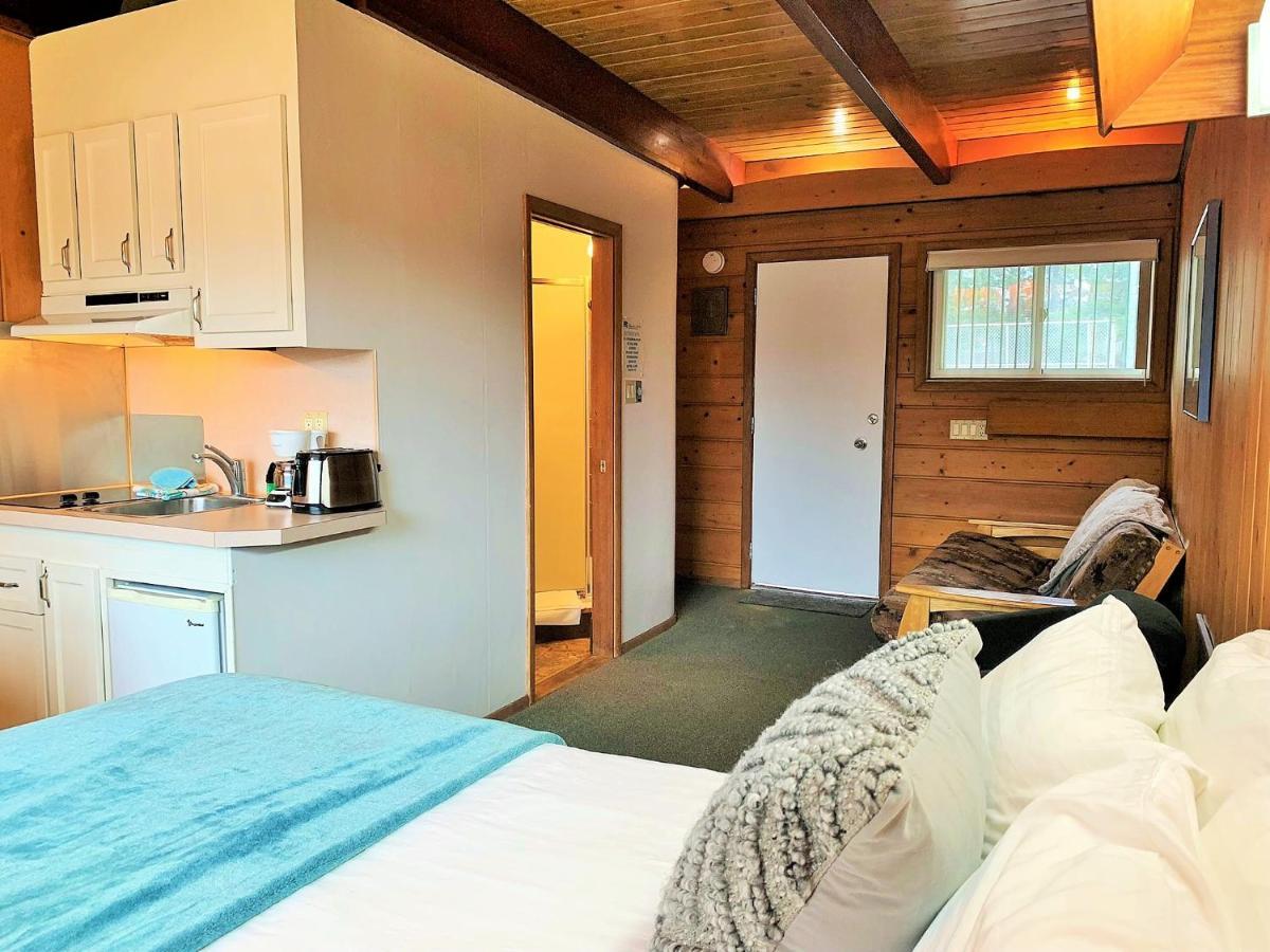 Breakers Boutique Inn Уэстпорт Экстерьер фото
