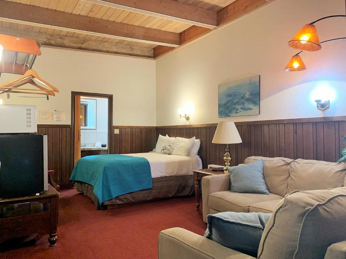 Breakers Boutique Inn Уэстпорт Экстерьер фото