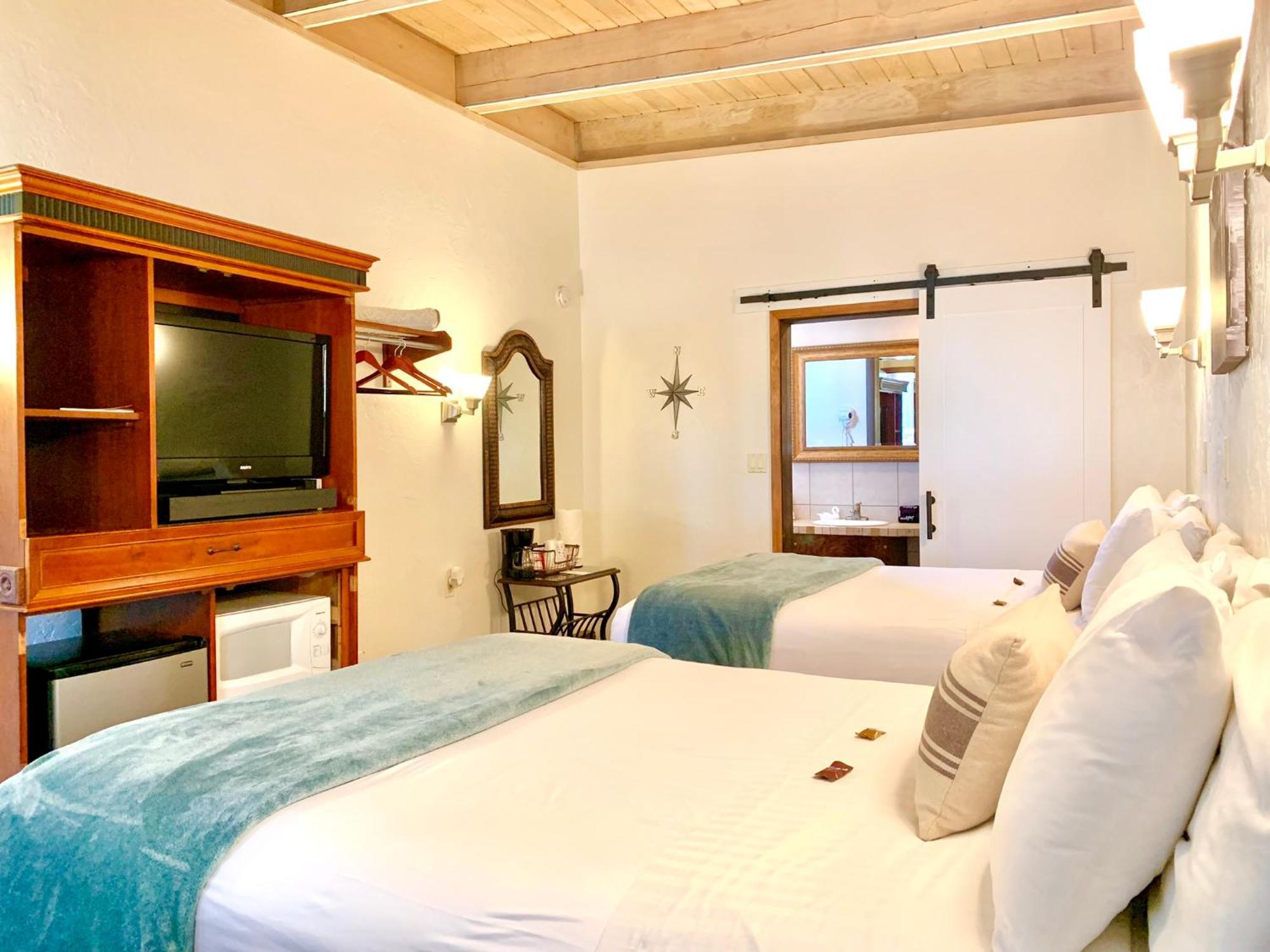 Breakers Boutique Inn Уэстпорт Экстерьер фото