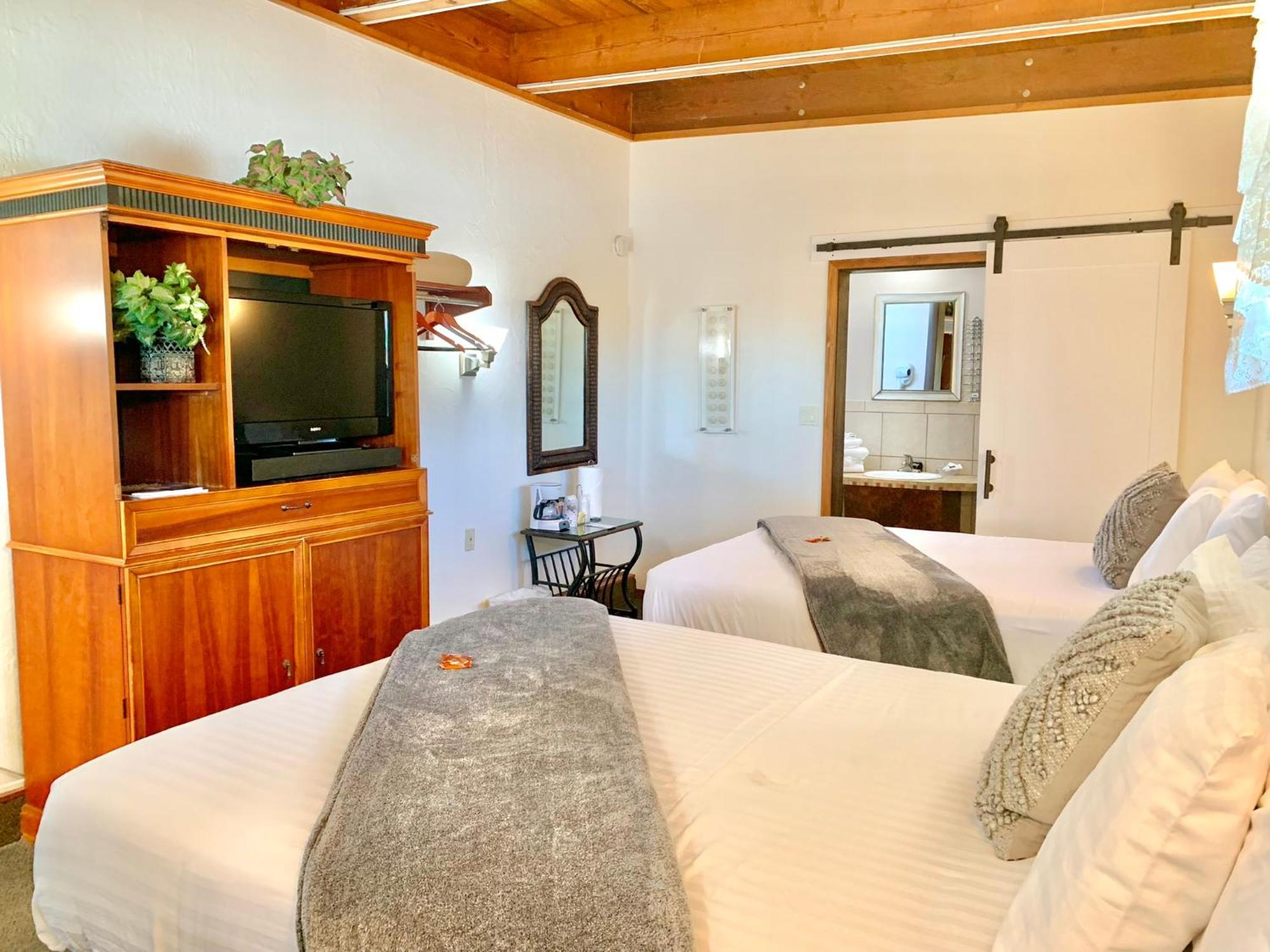 Breakers Boutique Inn Уэстпорт Экстерьер фото