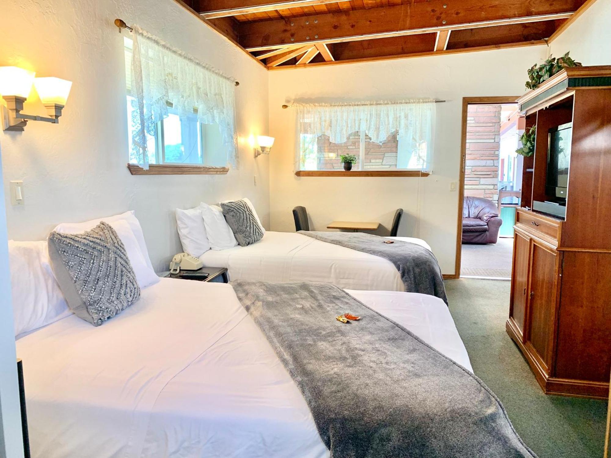 Breakers Boutique Inn Уэстпорт Экстерьер фото